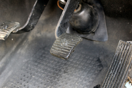 VW T25 brake pedal